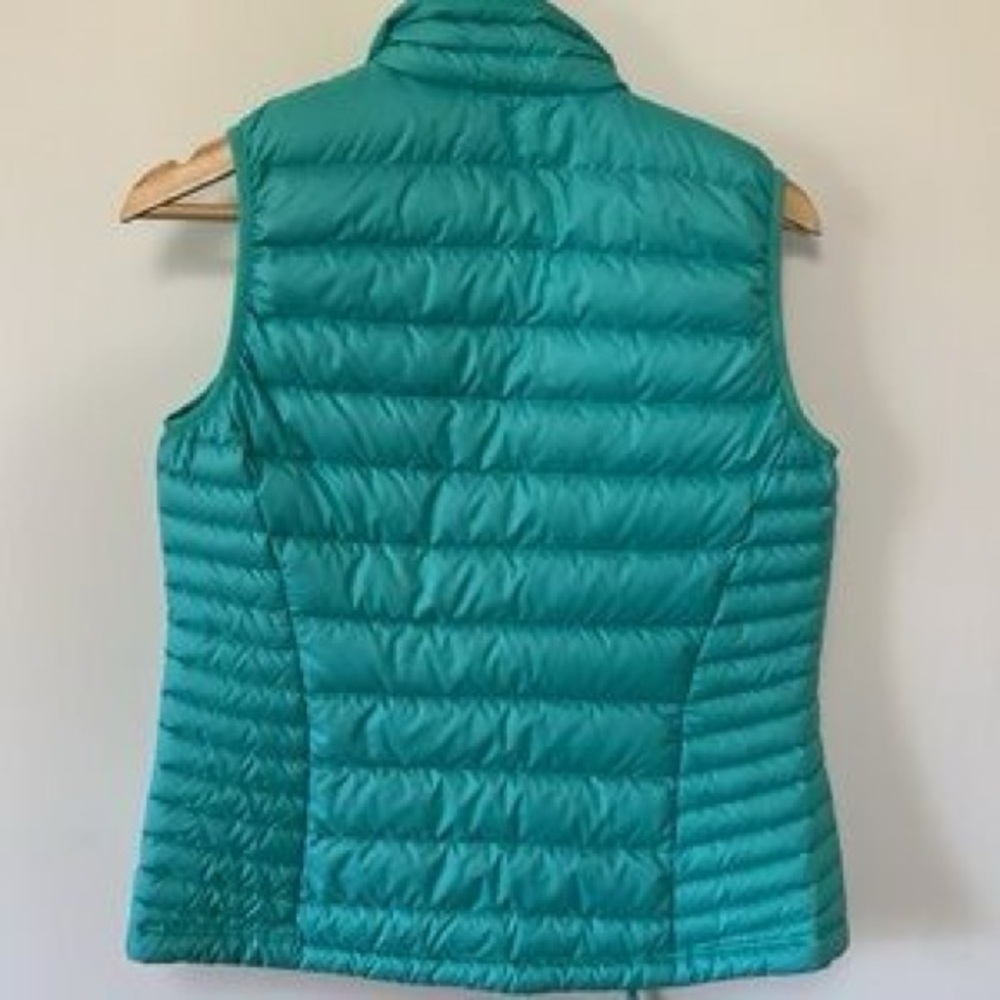 Patagonia Women’s XS 200 Down Puffer Vest- blue with purple interior - Picture 5 of 8